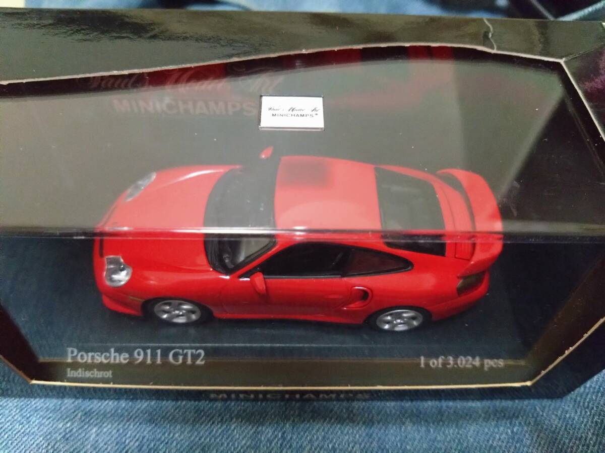 1/43 MINICHAMPS 2001年式　ポルシェ911GT2 レッド