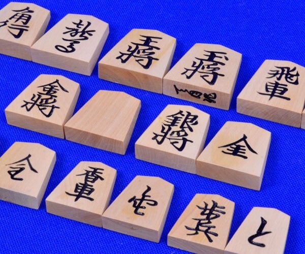 将棋セット 新桂5号折将棋盤セット(木製将棋駒黄楊上彫駒)【囲碁 将棋セット 新桂5号折将棋盤セット(木製将棋駒黄楊上彫駒)【囲碁