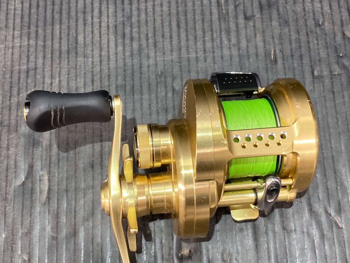 中古品】SHIMANO 15カルカッタコンクエスト 200HG ITMWAKOGZ81O 中古品】SHIMANO 15カルカッタコンクエスト 200HG ITMWAKOGZ81O