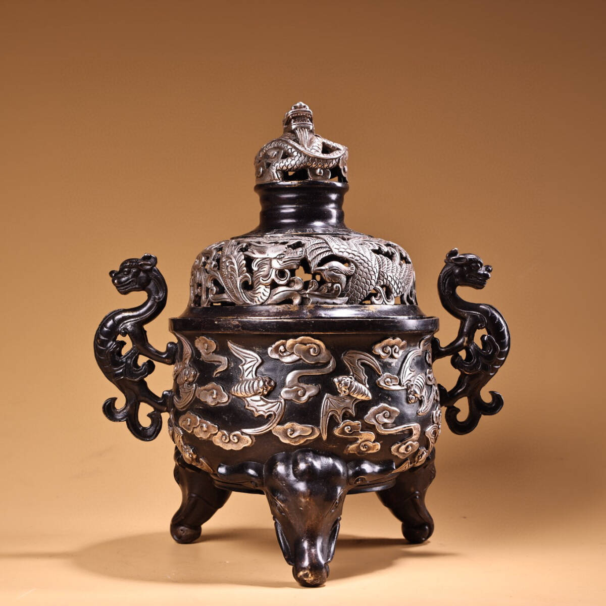 蔵友館蔵品・銅製・銀鍍・雙龍耳・三足熏香炉】・希少珍品・ 蔵友館蔵品・銅製・銀鍍・雙龍耳・三足熏香炉】・希少珍品・
