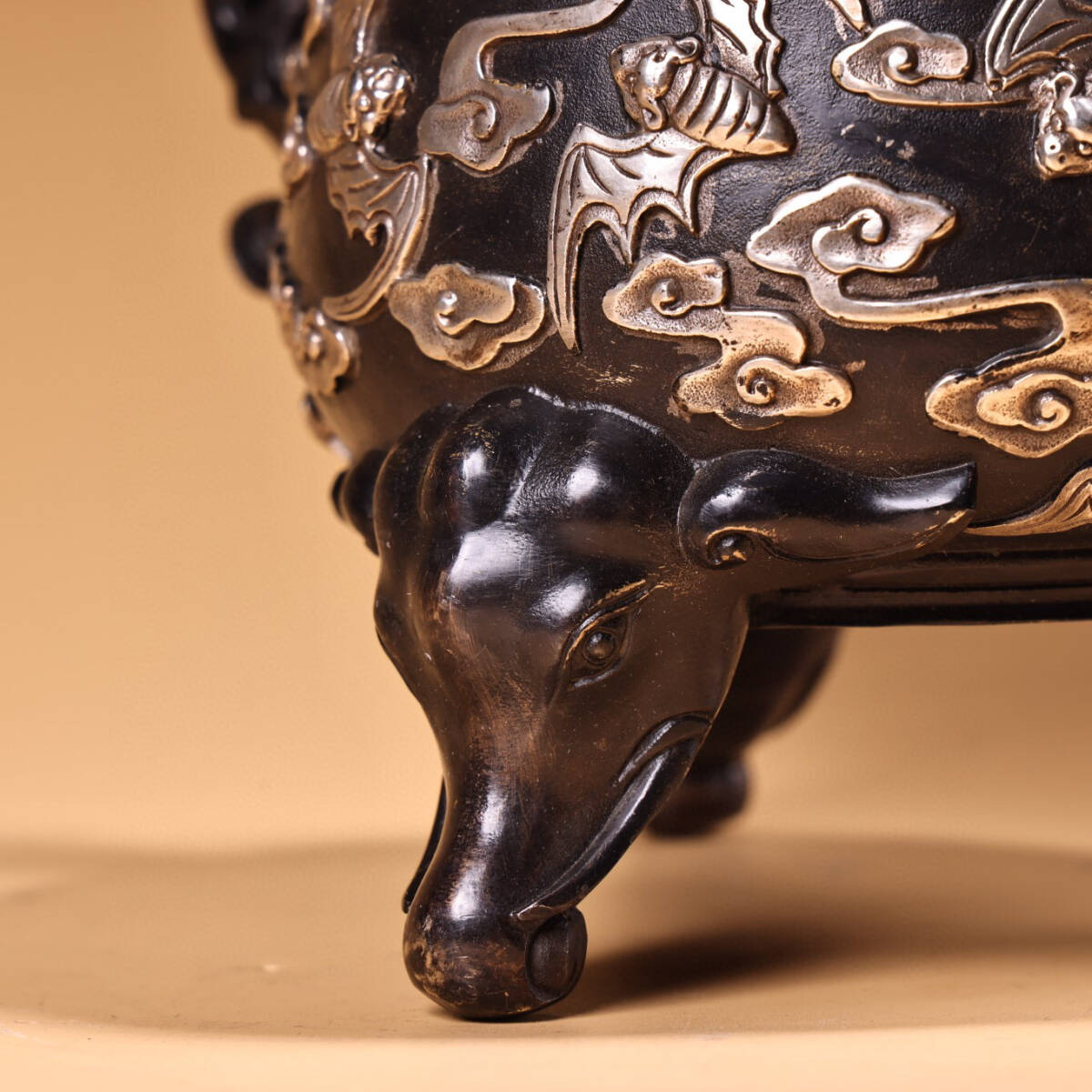蔵友館蔵品・銅製・銀鍍・雙龍耳・三足熏香炉】・希少珍品・置物 蔵友館蔵品・銅製・銀鍍・雙龍耳・三足熏香炉】・希少珍品・置物