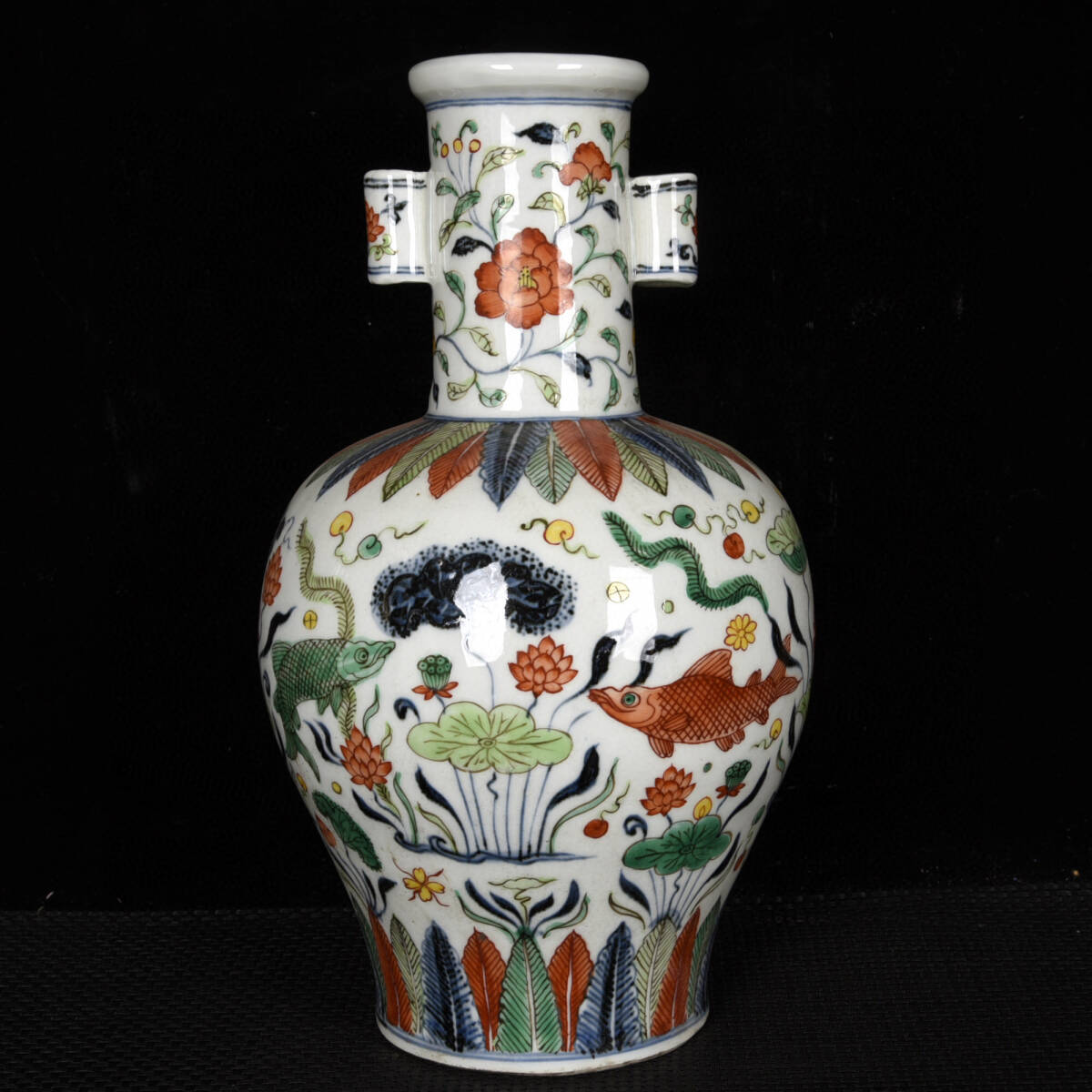 蔵友館蔵品 明 宣德年製款 古陶瓷品 青花 五彩 魚藻紋 貫耳瓶 蔵友館蔵品 明 宣德年製款 古陶瓷品 青花 五彩 魚藻紋 貫耳瓶