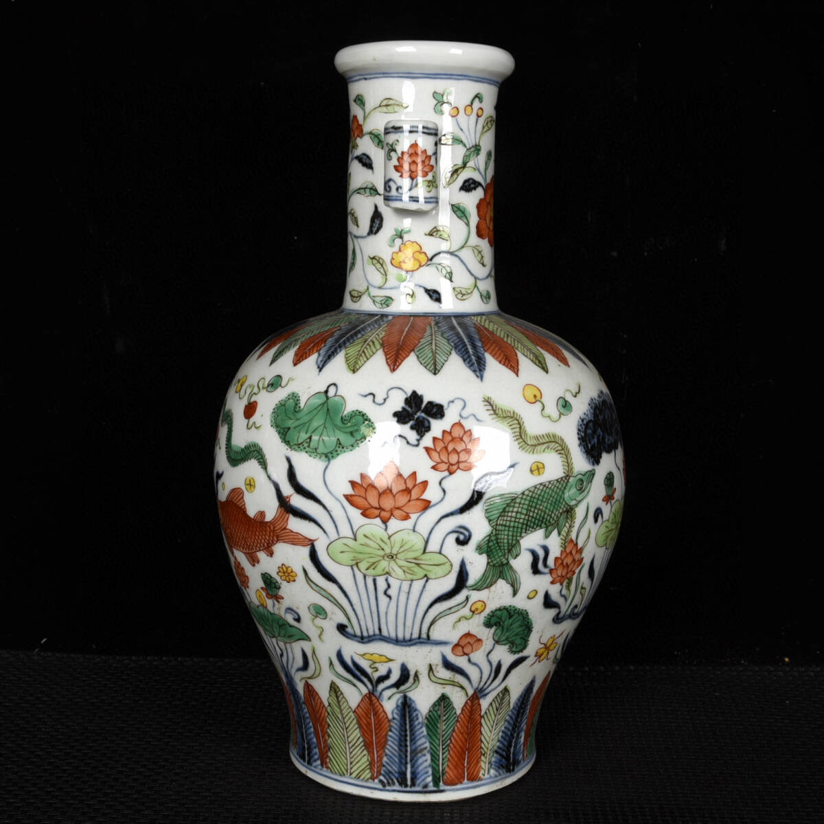 蔵友館蔵品 明 宣德年製款 古陶瓷品 青花 五彩 魚藻紋 貫耳瓶 蔵友館蔵品 明 宣德年製款 古陶瓷品 青花 五彩 魚藻紋 貫耳瓶