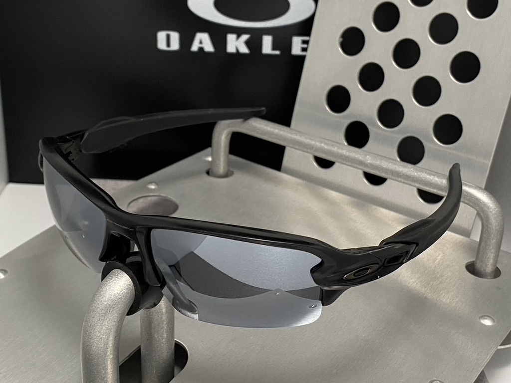 偏光★OAKLEYオークリーFLAK2.0フラック マットブラック艶消し黒/POLARIZEDミラーレンズ アジアンFIT USA製サングラス 釣りドライブ SI米軍