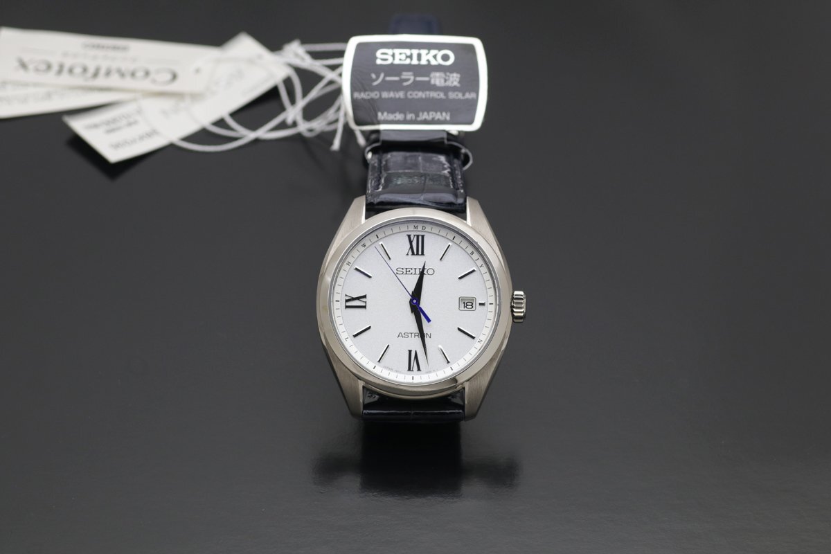 １円～ 未使用 現行 セイコー ASTRON アストロン オリジン SBXY035 7B72-0AD0 チタン メンズ 電波ソーラー 白文字盤 箱保取タグ 定価12.1万