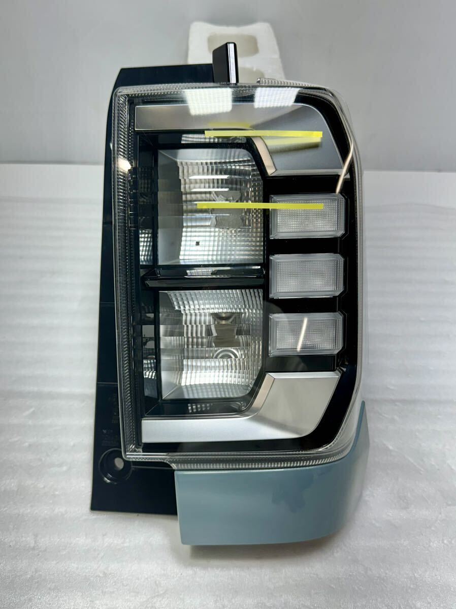 S-3493 タフト 右 テールライト LED LA900S LA910S TOKAIDENSO 20525 B87 レイクブルーメタリック DAIHATSU 純正 8.29S中