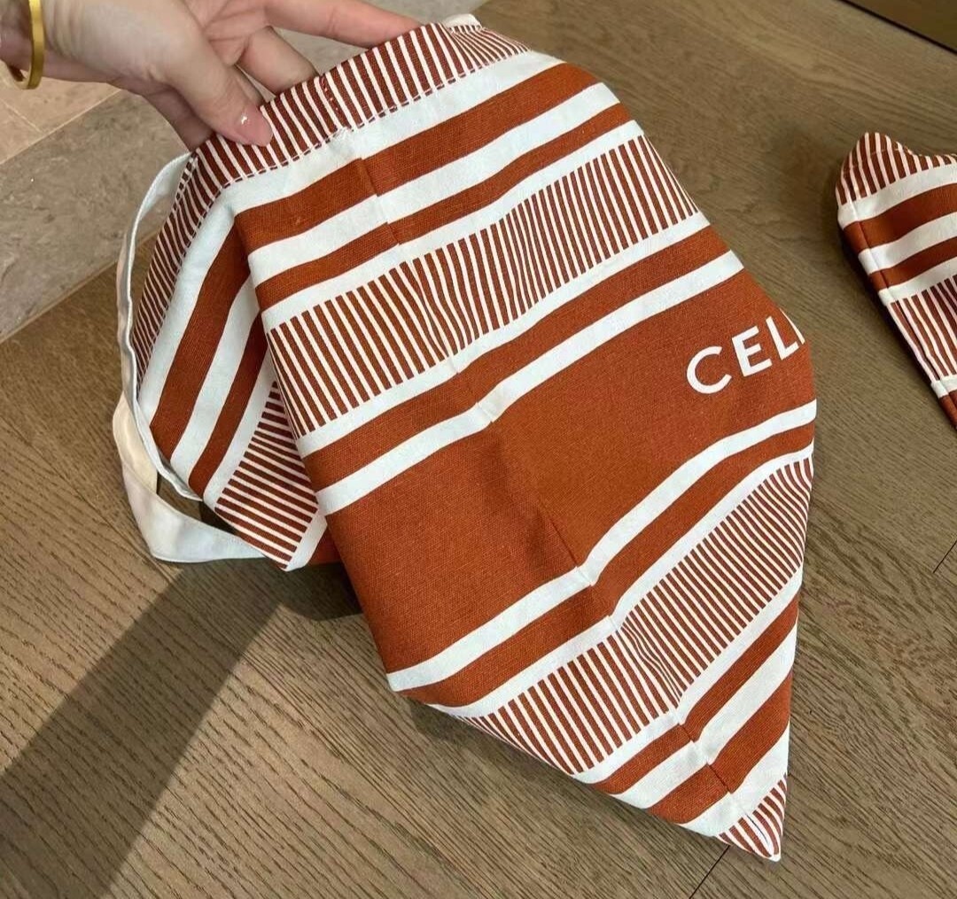 CELINE ノベルティトートバック エコバッグ トリオンフ Lサイズ CELINE ノベルティトートバック エコバッグ トリオンフ Lサイズ