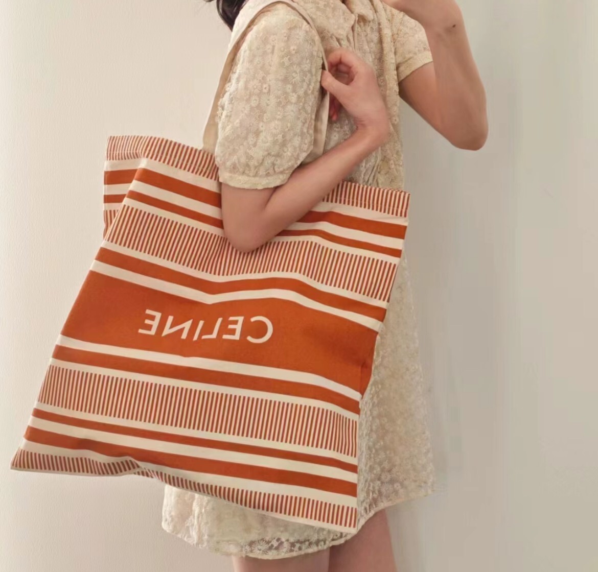 CELINE ノベルティトートバック エコバッグ トリオンフ Lサイズ CELINE ノベルティトートバック エコバッグ トリオンフ Lサイズ