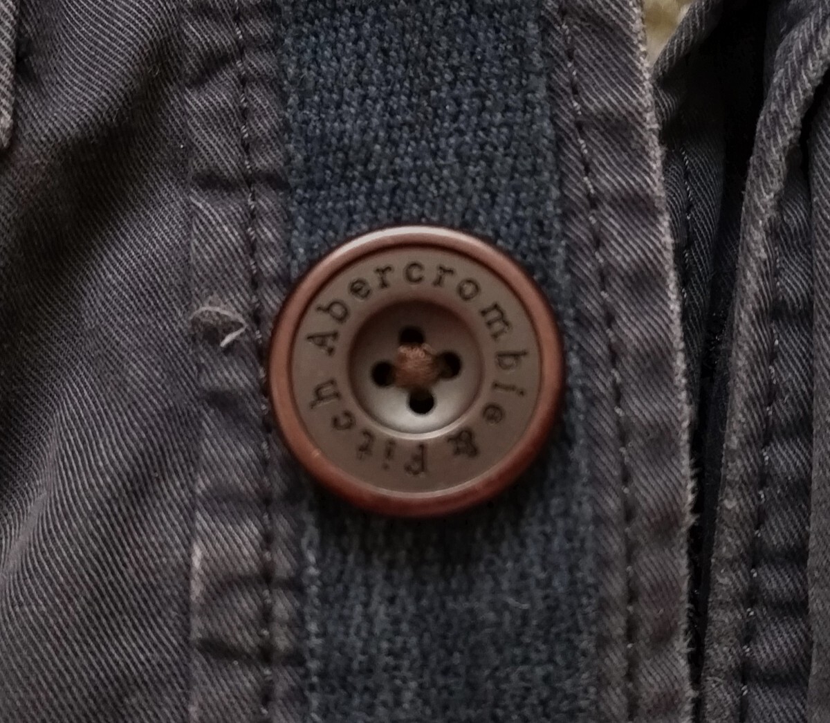 即決 Abercrombie&Fitch ボア付きミリタリージャケット ネイビー 即決 Abercrombie&Fitch ボア付きミリタリージャケット ネイビー