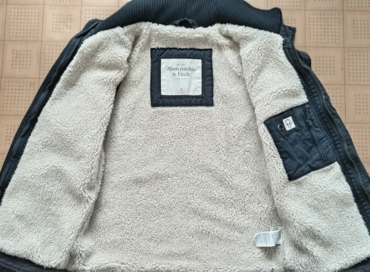 即決 Abercrombie&Fitch ボア付きミリタリージャケット ネイビー 即決 Abercrombie&Fitch ボア付きミリタリージャケット ネイビー