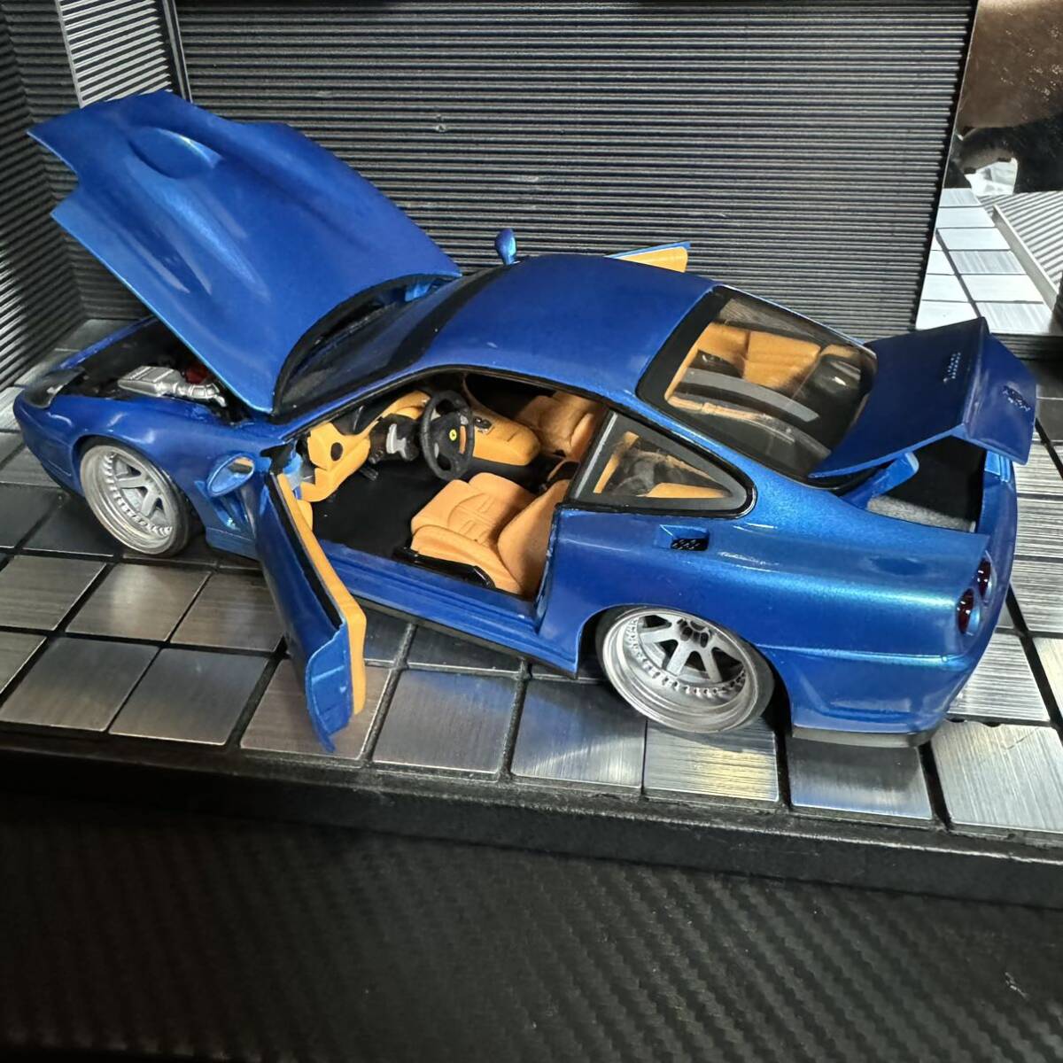 ホットウィール 1/18 フェラーリ 575MM (カスタム仕様) ホットウィール 1/18 フェラーリ 575MM (カスタム仕様)