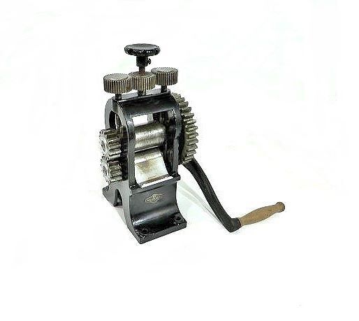 アルミ板 40x30x1900 (厚x幅x長さ㍉) 保護シート付 工具、DIY用品 アルミ板 40x30x1900 (厚x幅x長さ㍉) 保護シート付 工具、DIY用品