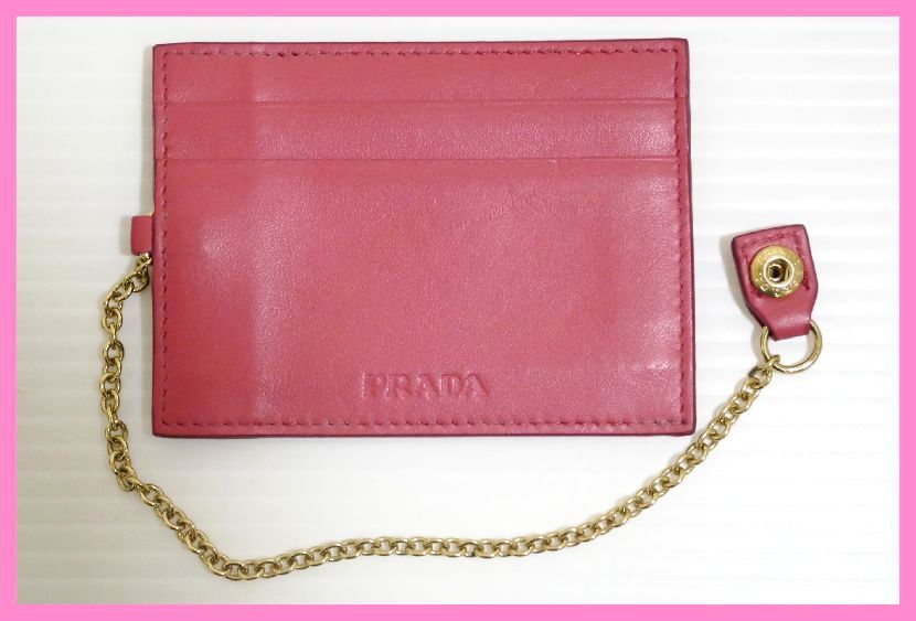PRADA プラダ カードケース パスケース ピンク レザー チェーン PRADA プラダ カードケース パスケース ピンク レザー チェーン