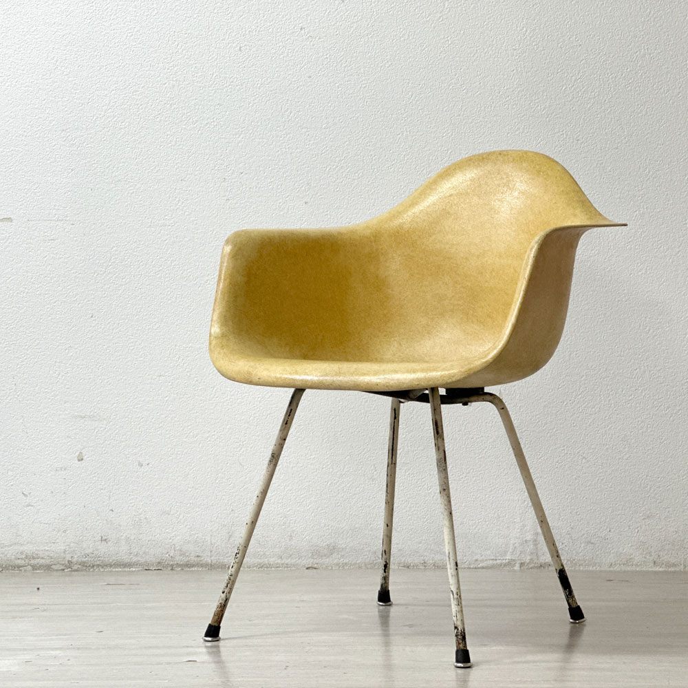 ● ゼニス ZENITH ハーマンミラー Herman Miller アームシェルチェア 1st後期 Xベース パーチメント イームズ ビンテージ 希少