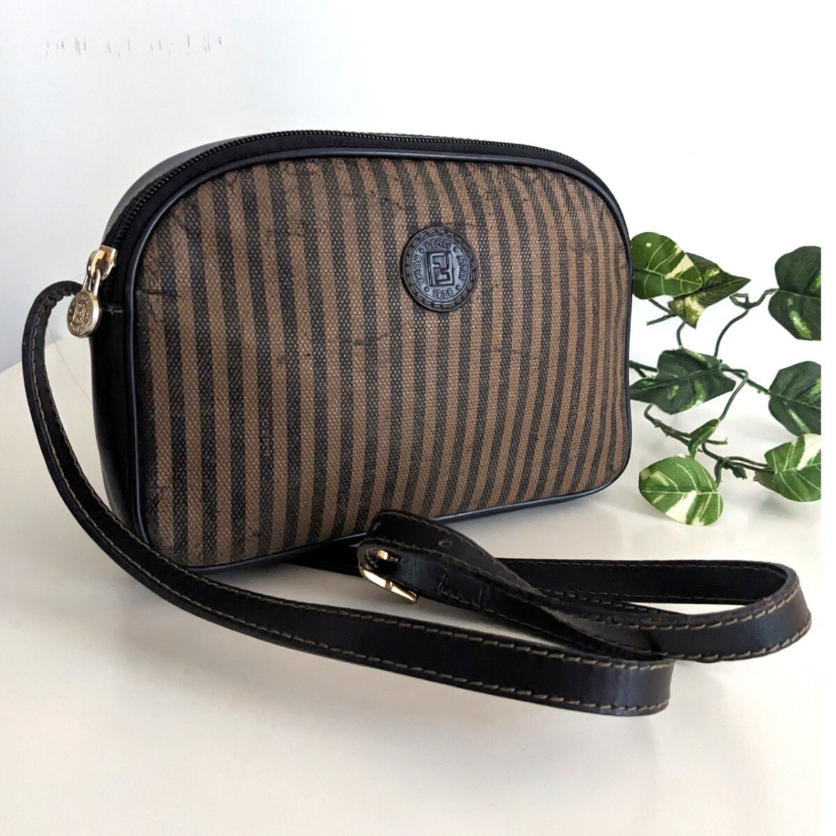 FENDI オールドフェンディ ペカン 柄 ヴィンテージ 斜め掛け FENDI オールドフェンディ ペカン 柄 ヴィンテージ 斜め掛け