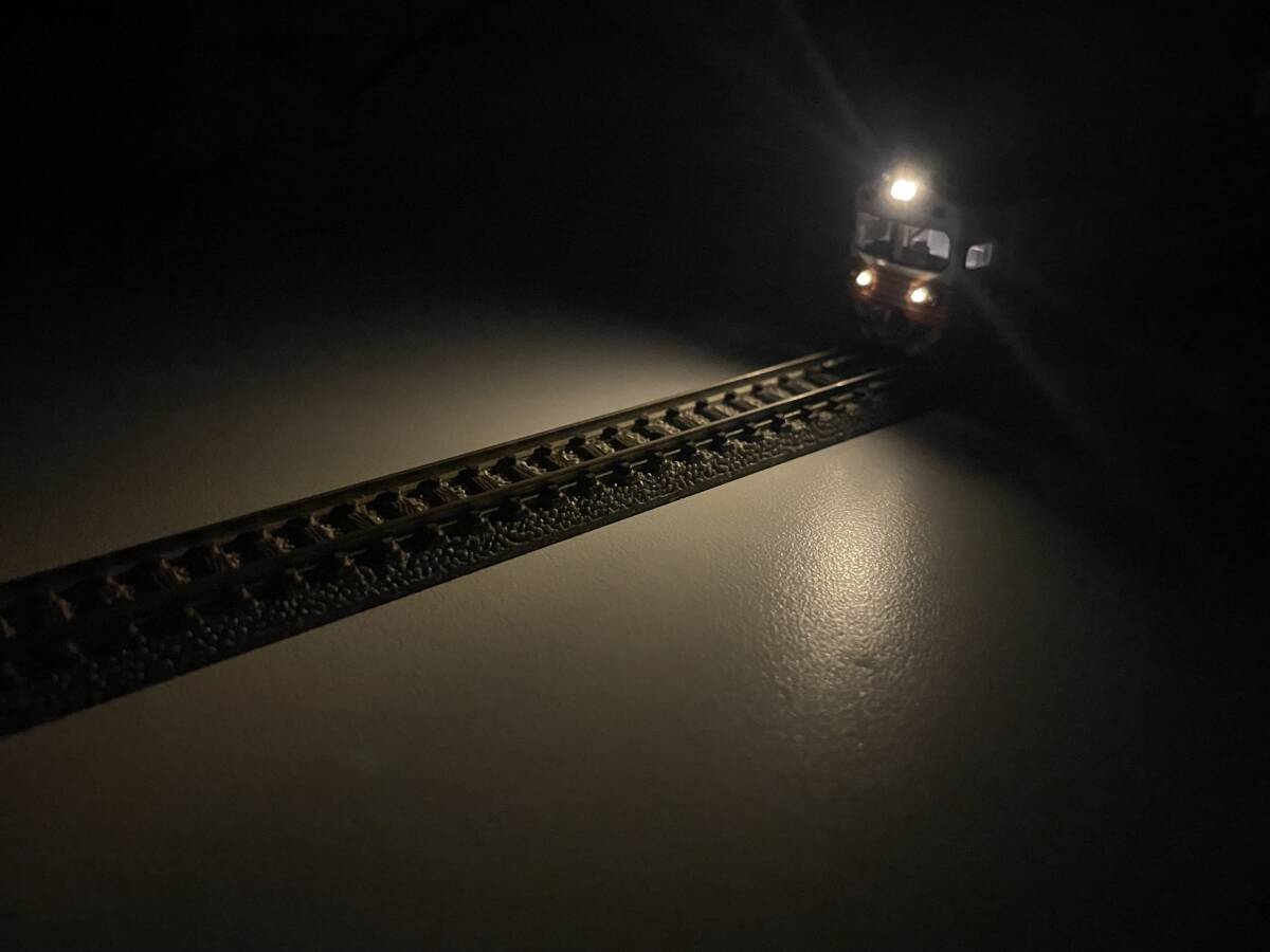 Bibian 比比昂- 台湾鉄道模型Touch Rail 鉄支路模型EMU1200 自強 Bibian 比比昂- 台湾鉄道模型Touch Rail 鉄支路模型EMU1200 自強