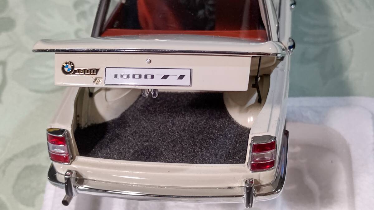 823-5 AUTOart オートアート 70623 BMW 1800 TI/SA NEUE KLASSE 823-5 AUTOart オートアート 70623 BMW 1800 TI/SA NEUE KLASSE