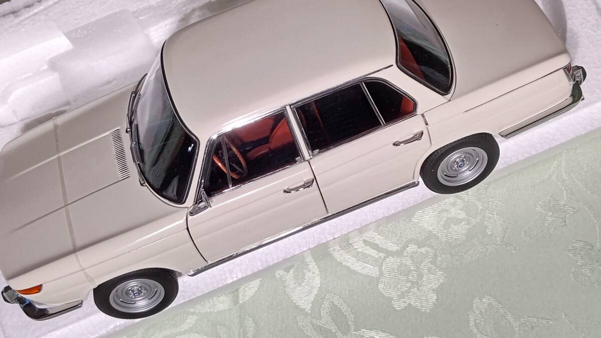 823-5 AUTOart オートアート 70623 BMW 1800 TI/SA NEUE KLASSE 823-5 AUTOart オートアート 70623 BMW 1800 TI/SA NEUE KLASSE
