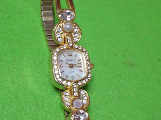 редкий товар дизайн PLAISIR женский наручные часы прямоугольник Gold редкий товар дизайн PLAISIR женский наручные часы прямоугольник Gold