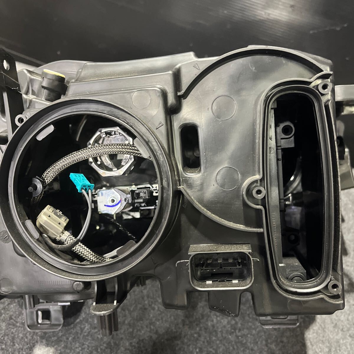 BMW X3 F25 X4 F26 (2014-2017) ヘッドライト左側新品未使用品 BMW X3 F25 X4 F26 (2014-2017) ヘッドライト左側新品未使用品