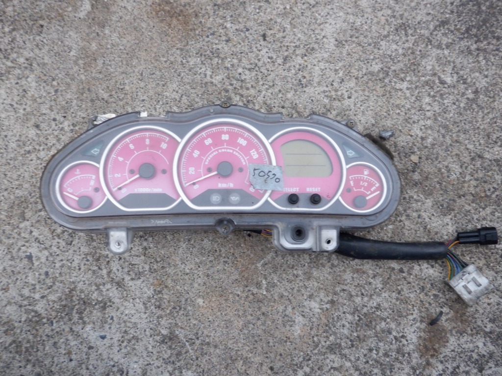 マジェスティ250C　SG03J　純正メーター　50570キロ　5連メーター　赤　FF