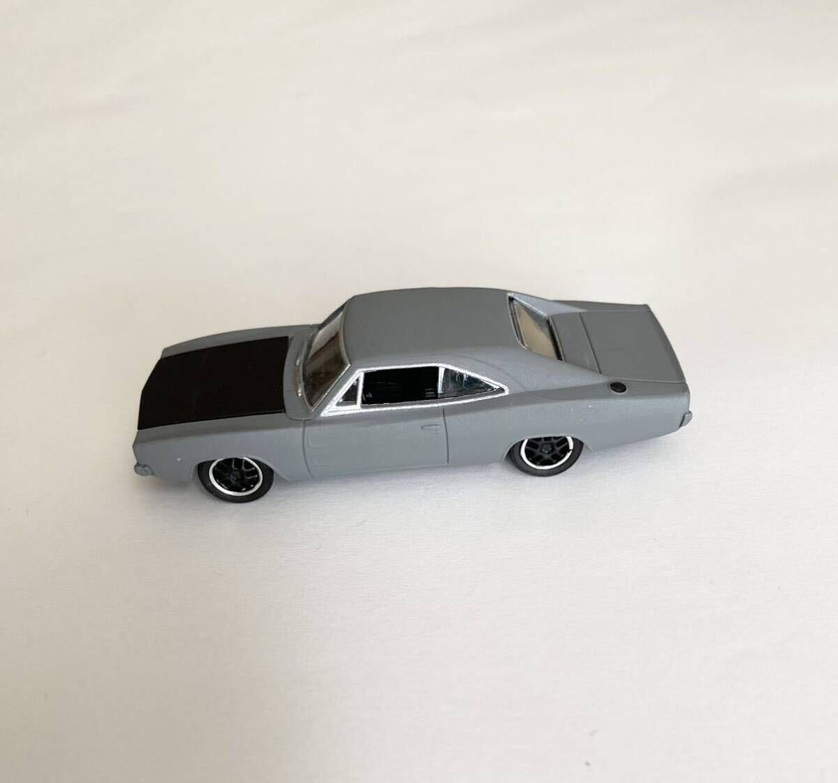 グリーンライト ワイスピ ドムの ダッジ・チャージャー 1:64