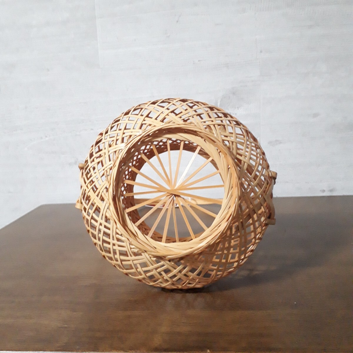 手付き花籠 竹細工 竹編み 花入れ 竹籠 花籠 花器 工芸品 和室 手付き花籠 竹細工 竹編み 花入れ 竹籠 花籠 花器 工芸品 和室