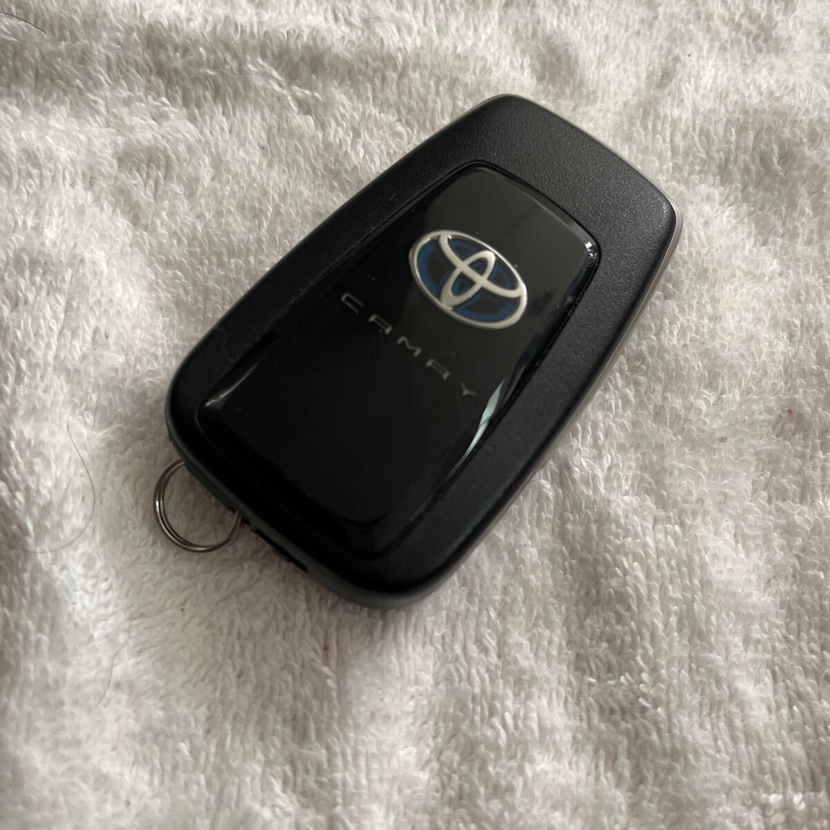 【94】トヨタ カムリ ハイブリッド AXVH70 トランクスイッチ付き スマートキー  カムリ（トヨタ）のクルマカタログ｜中古車のネクステージ