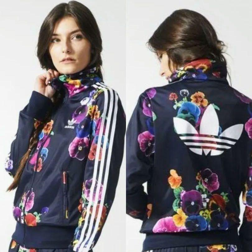 希少美品 アディダスオリジナルスパンジー柄トラックジャケット 希少美品 アディダスオリジナルスパンジー柄トラックジャケット