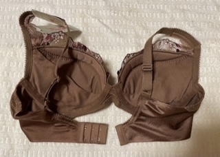 新品★トリンプ★D75★ブラウン★ボルドー?ピンクお花レース★ブラジャー★レッドレーベル　.E