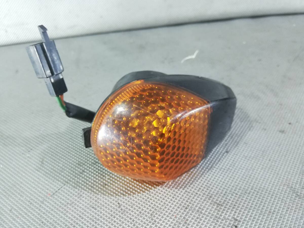 .DWQ7 MC11 NSR250R передний указатель поворота левый .DWQ7 MC11 NSR250R передний указатель поворота левый