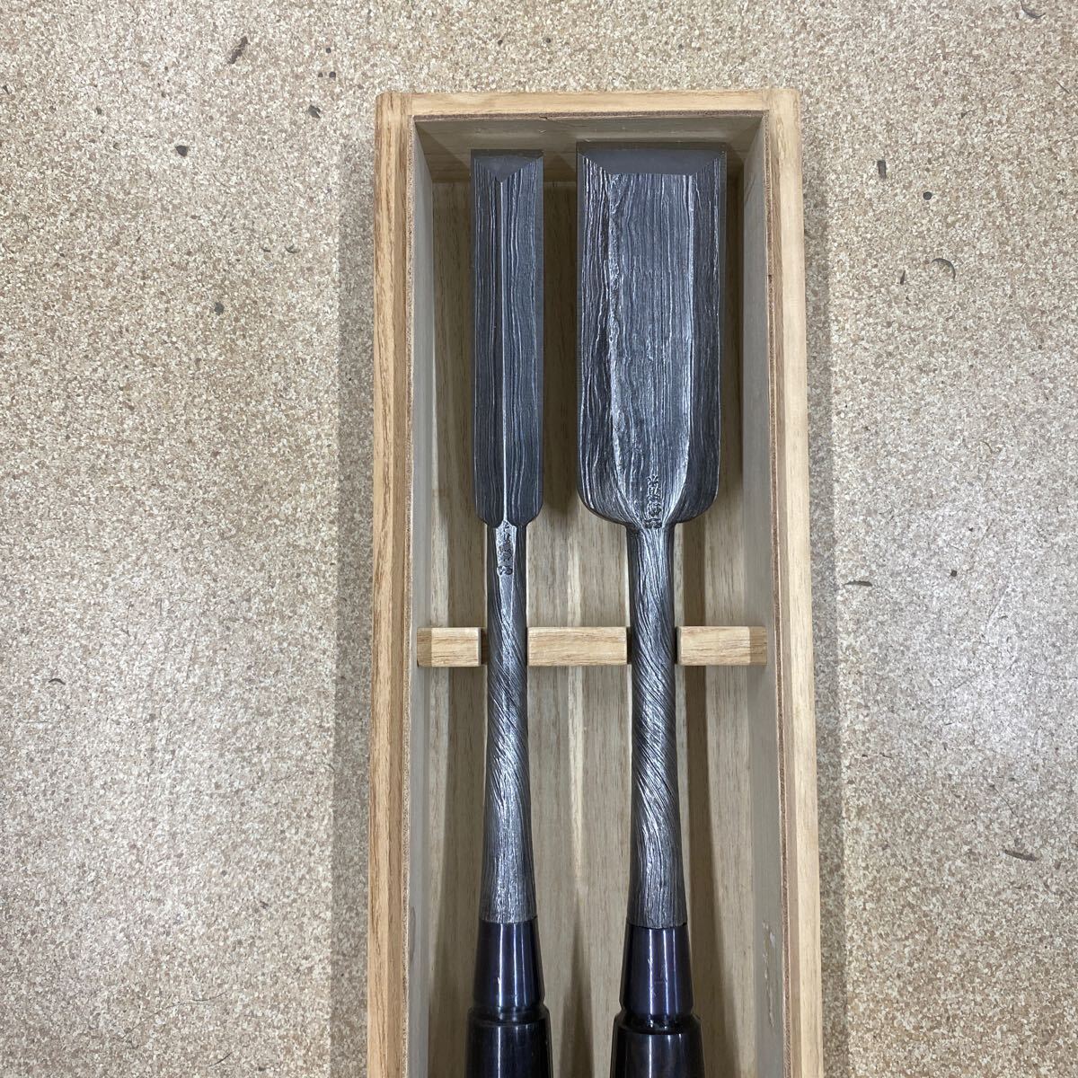 錦清水作木目捻作差し鑿黒檀柄24ミリ42ミリ 大工道具 錦清水作木目捻作差し鑿黒檀柄24ミリ42ミリ 大工道具