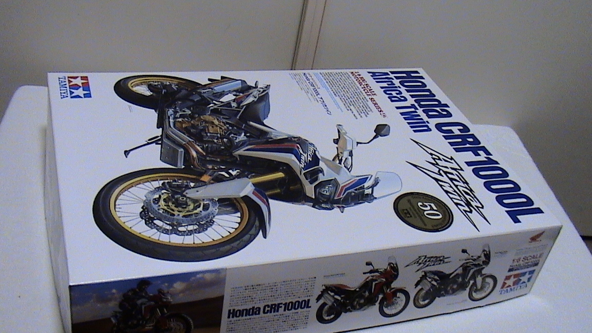 タミヤ【1/6 ホンダ CRF1000L アフリカツイン/ロスマンズ 仕様 タミヤ【1/6 ホンダ CRF1000L アフリカツイン/ロスマンズ 仕様
