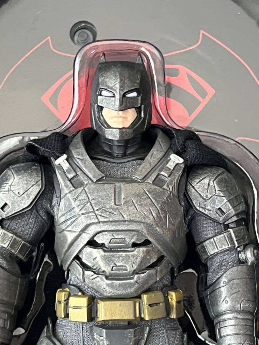【限定版】メズコトイズ ONE:12 アーマード・バットマン（BvS版） 限定版】メズコトイズ ONE:12 アーマード・バットマン（BvS版