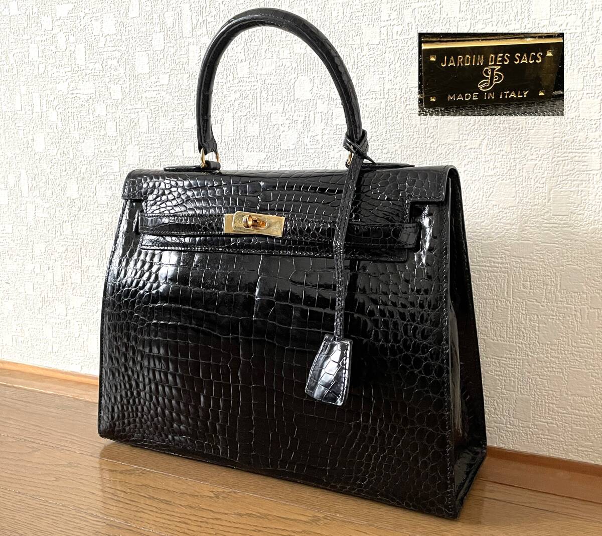 最高級 イタリア製 JARDIN DES SACS ジャルダンデサック シャイニング クロコダイルレザー ワニ革 ハンドバッグ 黒 ブラック レディース(クロコダイル)|売買されたオークション情報、Yahoo!オークション(旧ヤフオク!) の商品情報をアーカイブ公開 - オークファン(aucfan ...