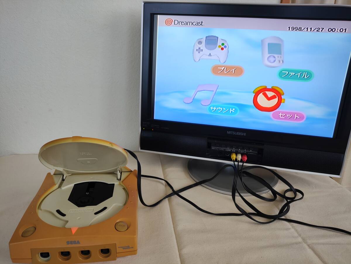 生まれのブランドで ジャンク□ドリームキャスト本体□通電確認のみ□ディスク その他