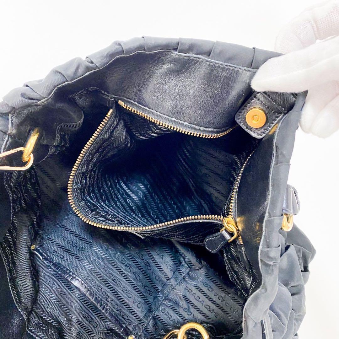 美品・希少モデル PRADA プラダ トートバッグ ギャザー 美品・希少モデル PRADA プラダ トートバッグ ギャザー