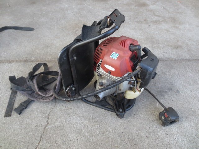 ジャンク品　ゼノア　背負い式草刈機　TK2600　（エンジン部）　（W-15）