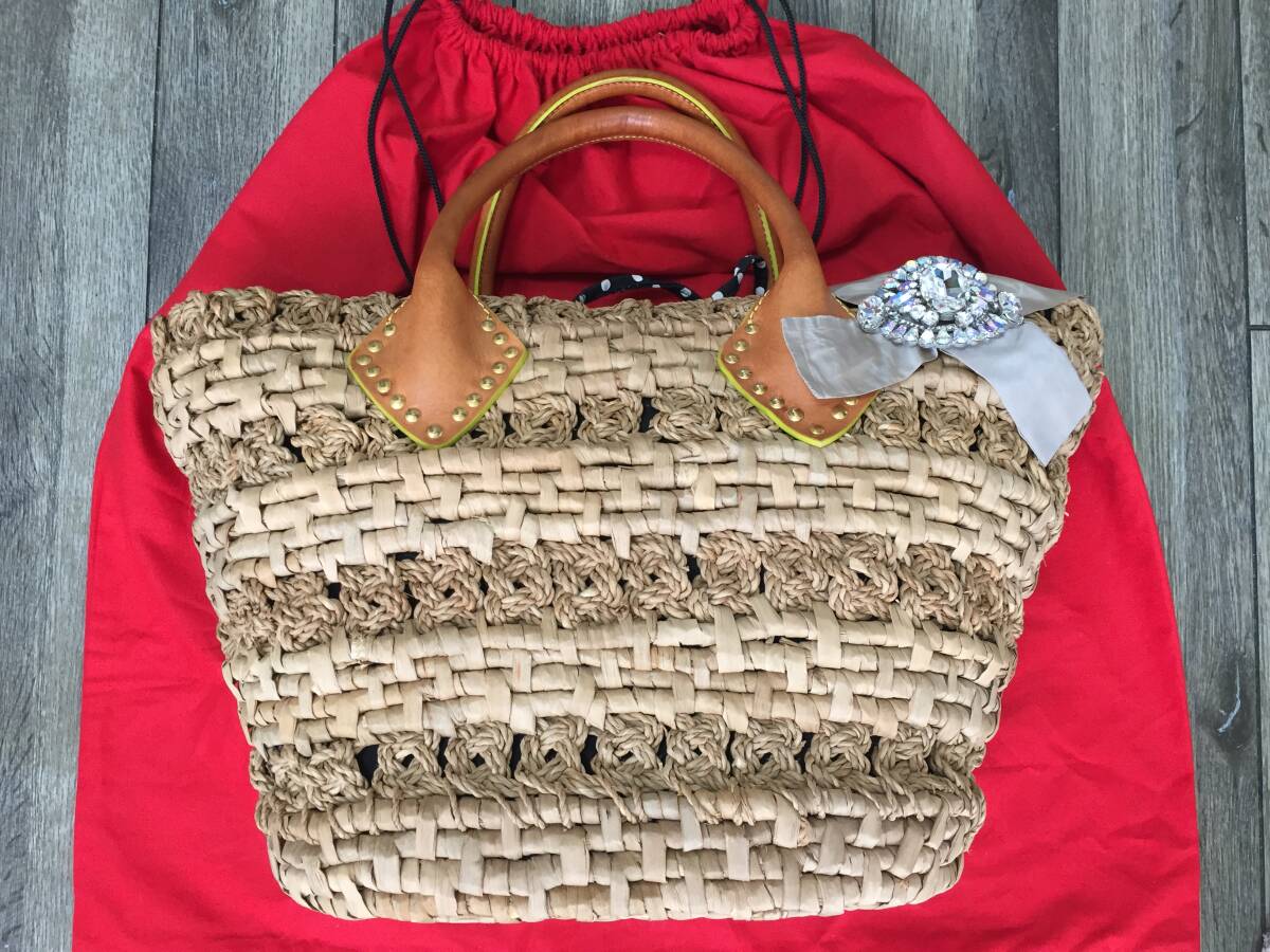 程度良~美品(送料込)クリスチャンラクロワ 保存袋ブローチ 程度良~美品(送料込)クリスチャンラクロワ 保存袋ブローチ