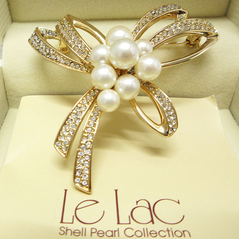 ル・ラック Le Lac（C EST BIEN） 貝パール ブローチ アクセサリー ホワイト白 ゴールド 貝パール 中古ABランク レディース アクセサリー