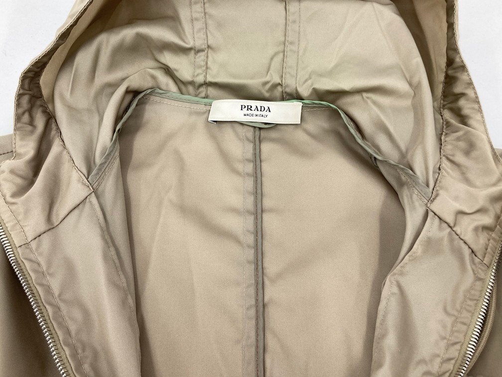PRADA プラダ ナイロンジャケット ベージュ RN.98339/C.34767 PRADA プラダ ナイロンジャケット ベージュ RN.98339/C.34767