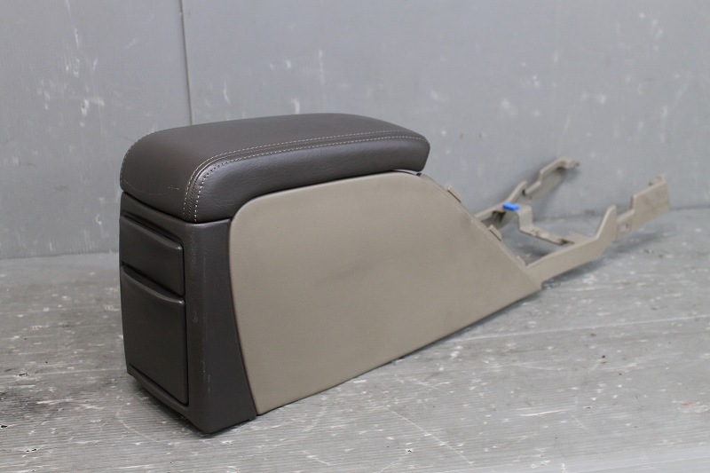 スバル レガシィ ランカスター6 3.0 D型 後期 (BHE BH5 BE) 純正 デュアルセンターコンソール ドリンクホルダー 92111AE030AD p037690_画像1