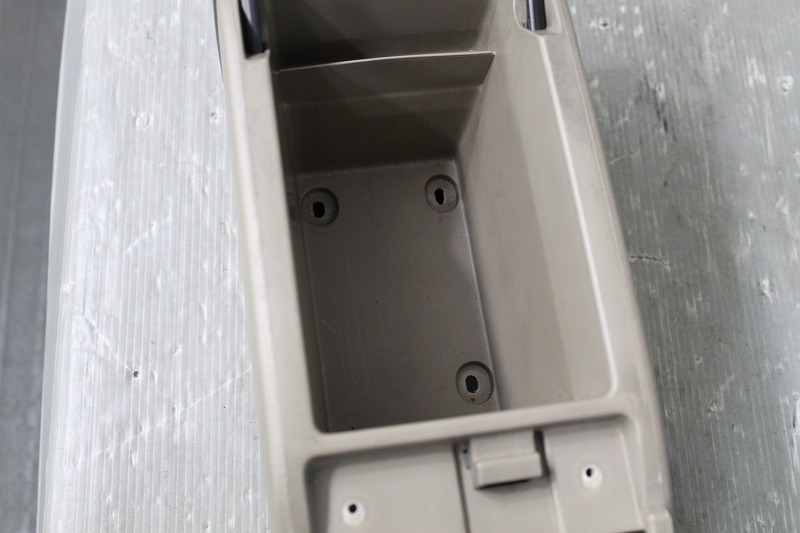 スバル レガシィ ランカスター6 3.0 D型 後期 (BHE BH5 BE) 純正 デュアルセンターコンソール ドリンクホルダー 92111AE030AD p037690_画像5