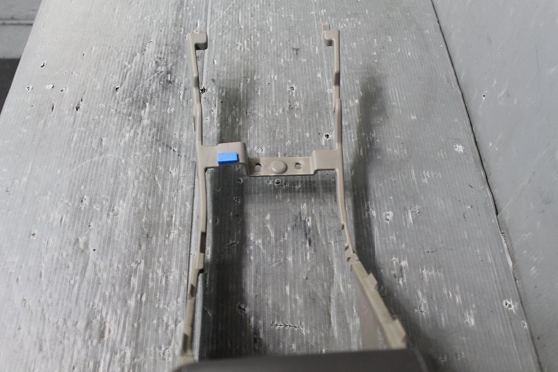 スバル レガシィ ランカスター6 3.0 D型 後期 (BHE BH5 BE) 純正 デュアルセンターコンソール ドリンクホルダー 92111AE030AD p037690_画像9