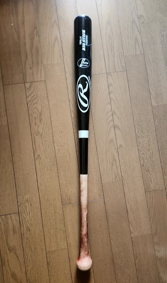 阪神タイガース 32 久慈照嘉選手 直筆サイン入り 実使用 バット 阪神タイガース 32 久慈照嘉選手 直筆サイン入り 実使用 バット
