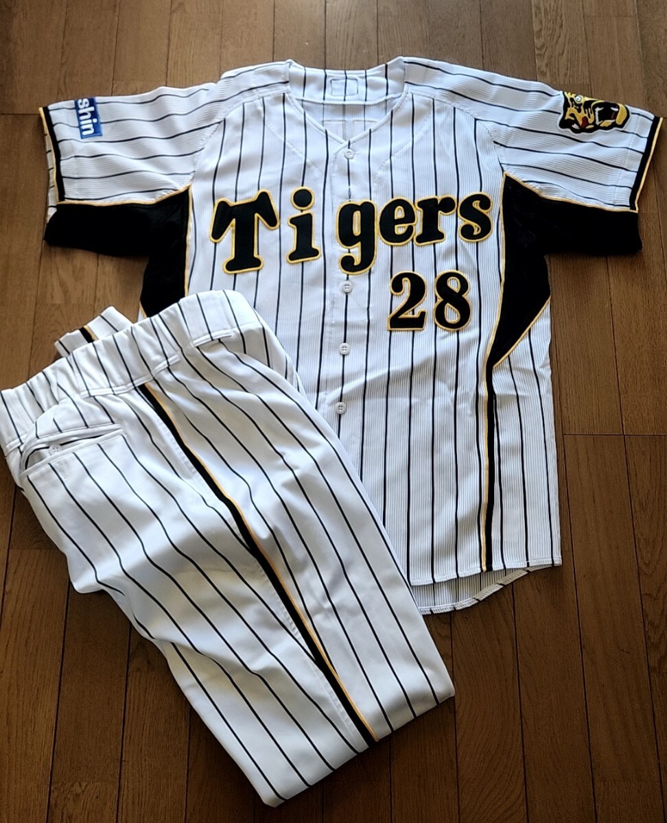 阪神タイガース 28 福原忍選手 2007年 実使用 直筆サイン入り 阪神タイガース 28 福原忍選手 2007年 実使用 直筆サイン入り