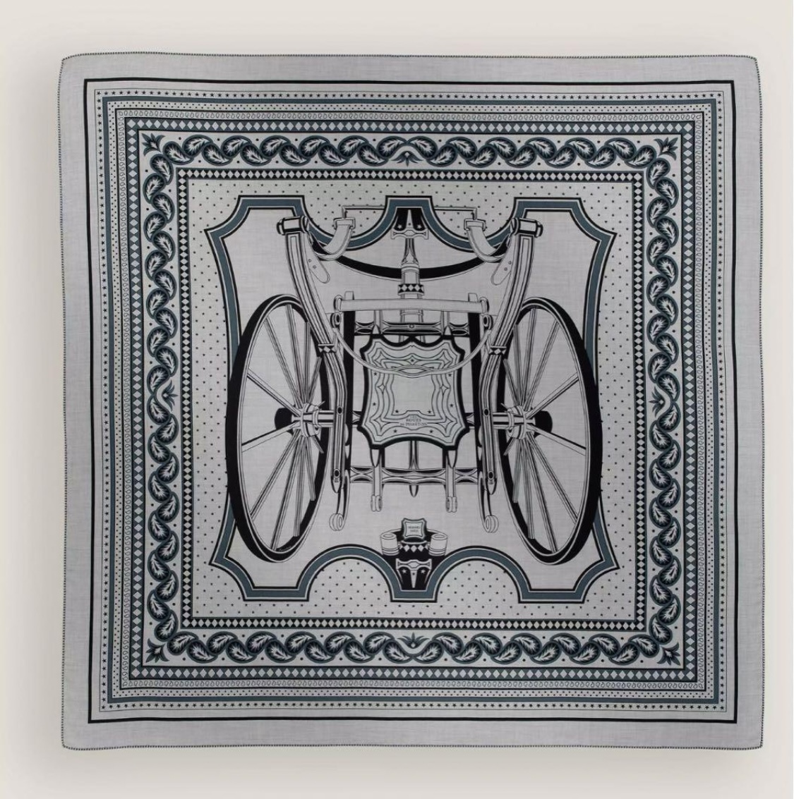 未使用新品】人気色 HERMES エルメス 2024秋冬コレクション《四 未使用新品】人気色 HERMES エルメス 2024秋冬コレクション《四