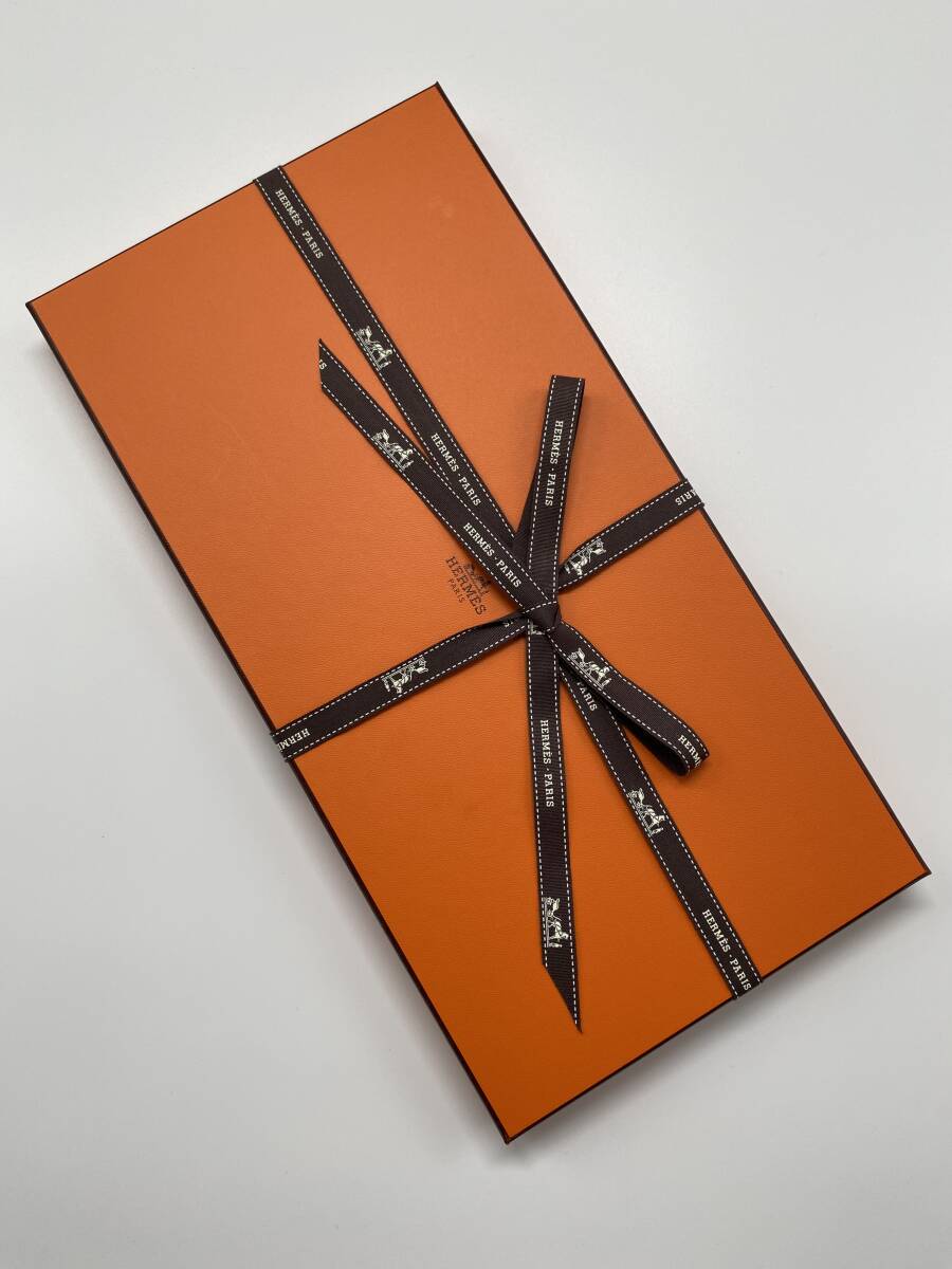 未使用新品】人気色 HERMES エルメス 2024秋冬コレクション《四 未使用新品】人気色 HERMES エルメス 2024秋冬コレクション《四