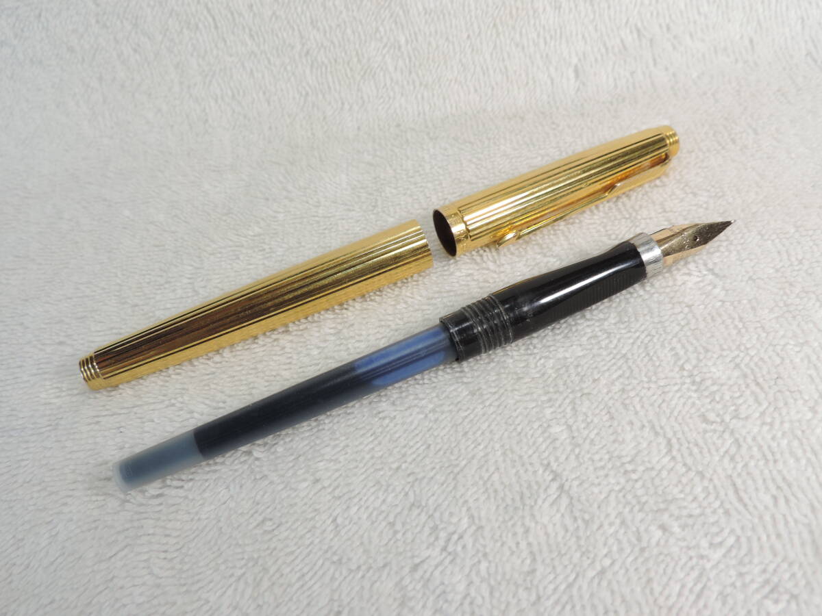 美品・パーカー万年筆・ゴールド色・金張り軸(20MIC 美品・パーカー万年筆・ゴールド色・金張り軸(20MIC