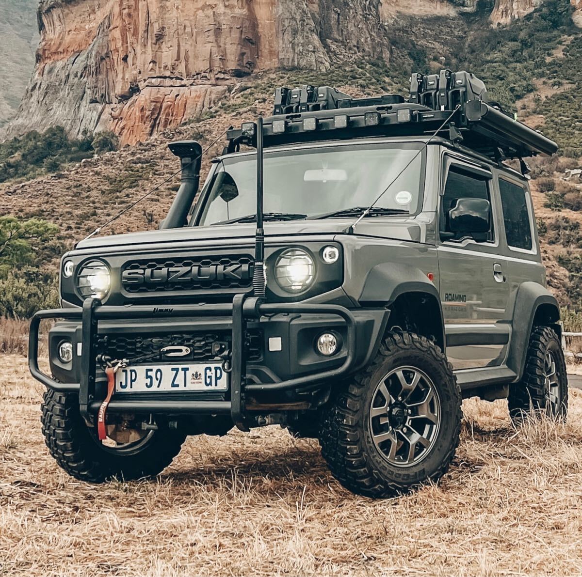 スズキ ジムニー グリル ビックエンブレム！